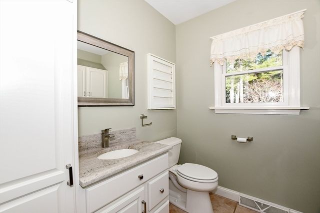 850 Main St, Wareham, MA 02576