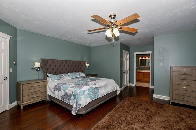 850 Main St, Wareham, MA 02576