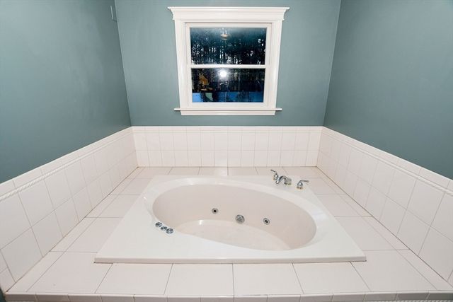 850 Main St, Wareham, MA 02576