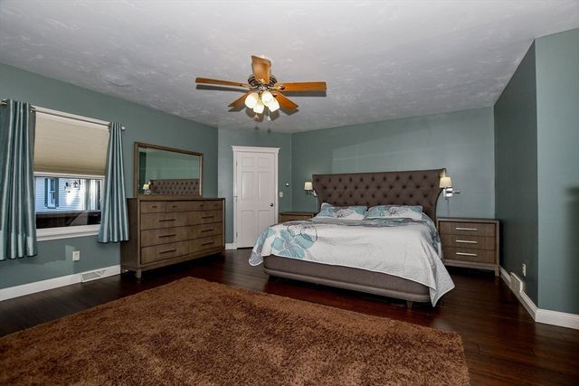 850 Main St, Wareham, MA 02576