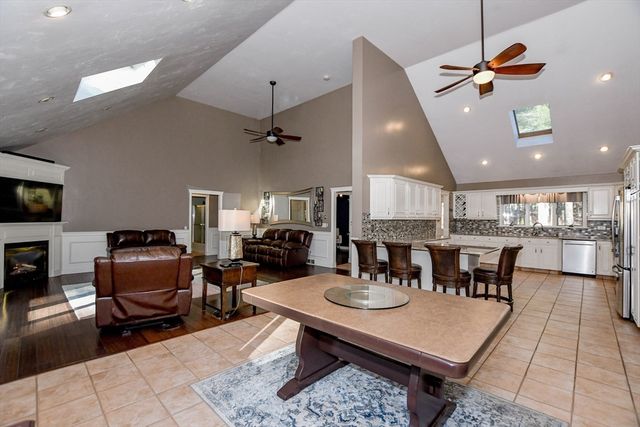 850 Main St, Wareham, MA 02576