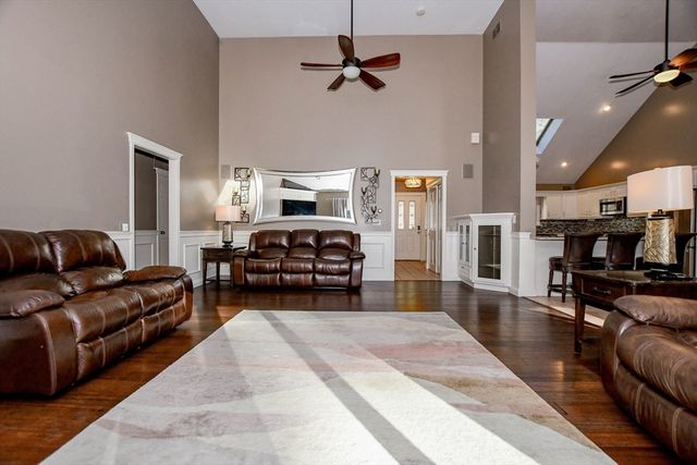 850 Main St, Wareham, MA 02576