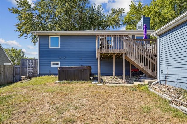 107 10th Avenue SW, Altoona, IA 50009