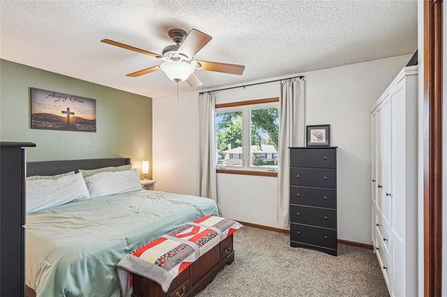 107 10th Avenue SW, Altoona, IA 50009