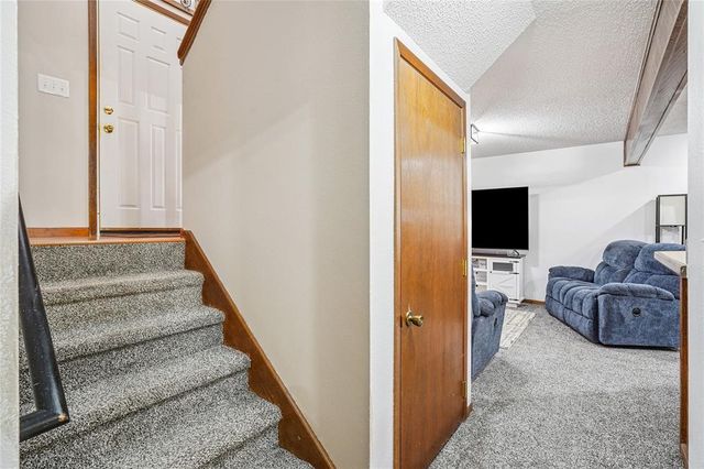 107 10th Avenue SW, Altoona, IA 50009