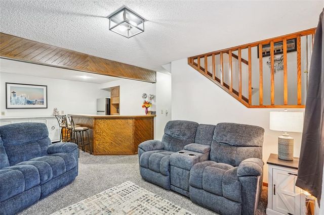 107 10th Avenue SW, Altoona, IA 50009