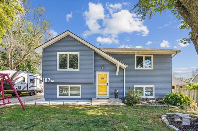 107 10th Avenue SW, Altoona, IA 50009