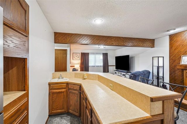 107 10th Avenue SW, Altoona, IA 50009