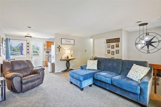 107 10th Avenue SW, Altoona, IA 50009