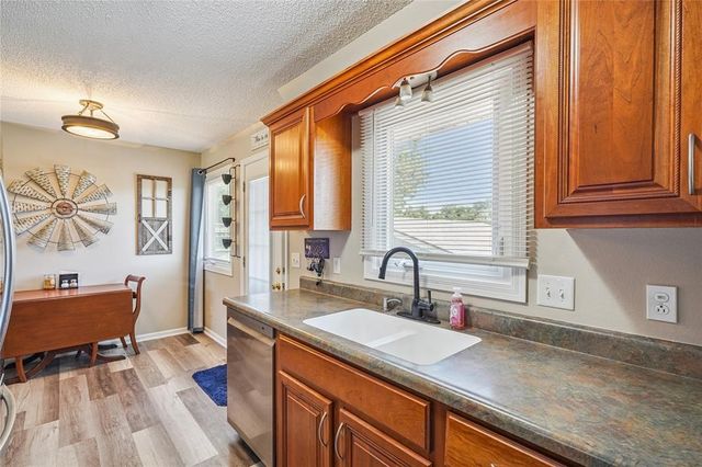 107 10th Avenue SW, Altoona, IA 50009