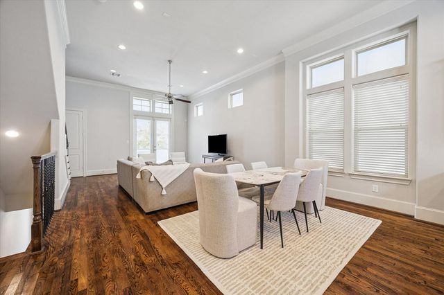 2048 Fannin Station S, Houston, TX 77045