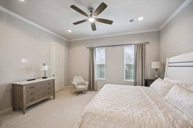 2048 Fannin Station S, Houston, TX 77045