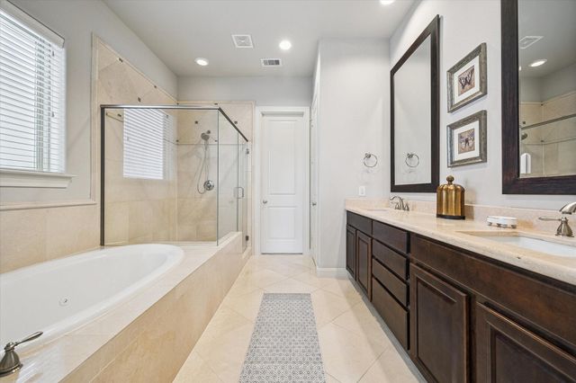 2048 Fannin Station S, Houston, TX 77045
