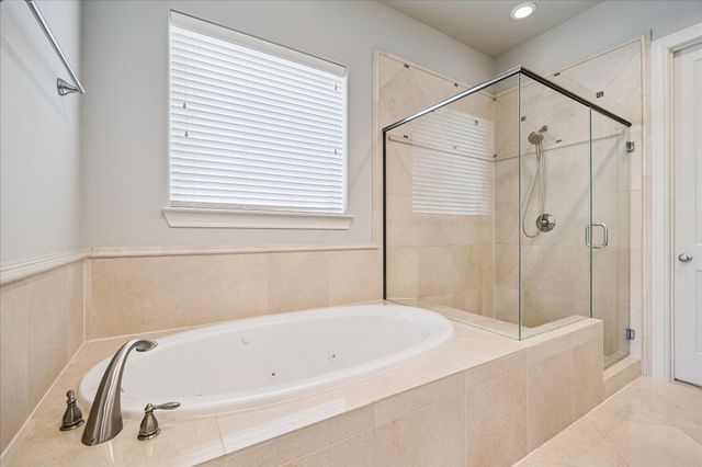 2048 Fannin Station S, Houston, TX 77045