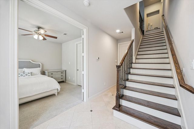 2048 Fannin Station S, Houston, TX 77045