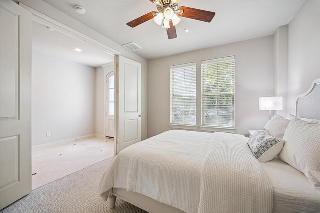 2048 Fannin Station S, Houston, TX 77045