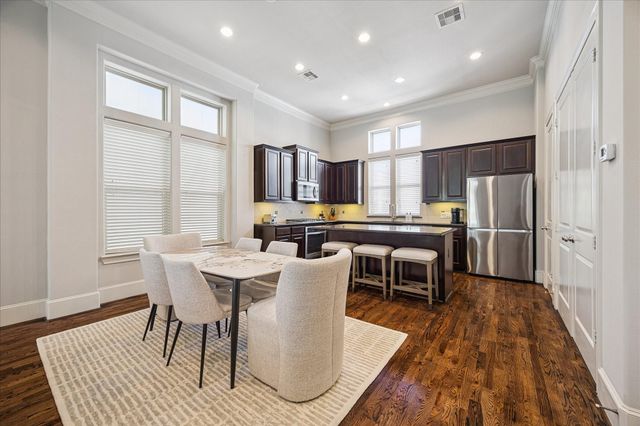 2048 Fannin Station S, Houston, TX 77045