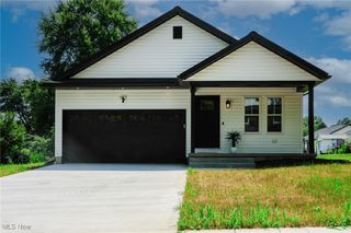 32 E Market Street, Marshallville, OH 44645