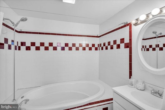 823 S 10TH ST, Philadelphia, PA 19147