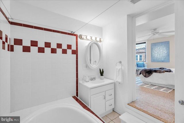 823 S 10TH ST, Philadelphia, PA 19147