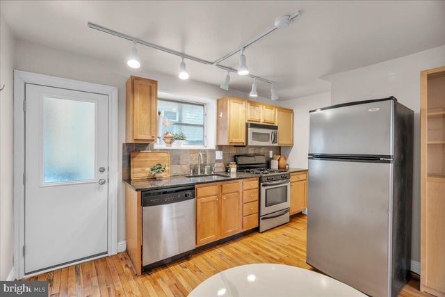 823 S 10TH ST, Philadelphia, PA 19147