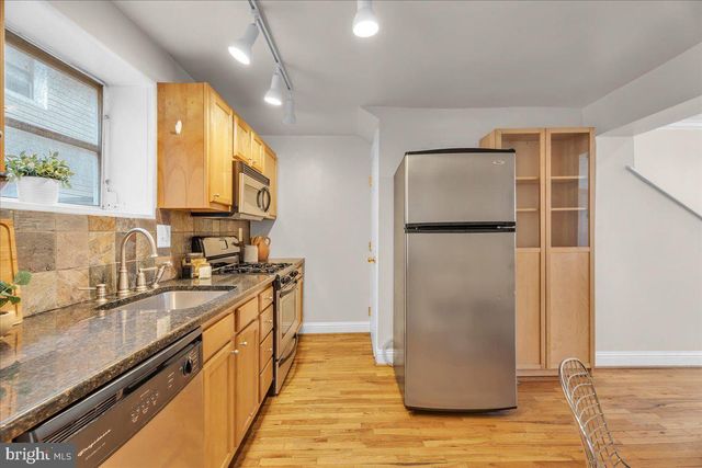 823 S 10TH ST, Philadelphia, PA 19147