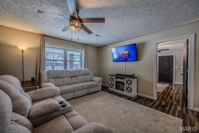 26184 Silver Lane, Waynesville, MO 65583