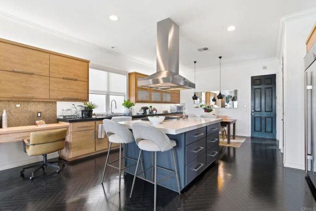 4046 Lago Di Grata Cir, San Diego, CA 92130