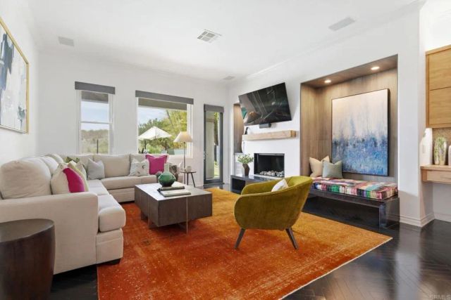 4046 Lago Di Grata Cir, San Diego, CA 92130