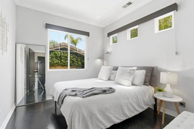 4046 Lago Di Grata Cir, San Diego, CA 92130