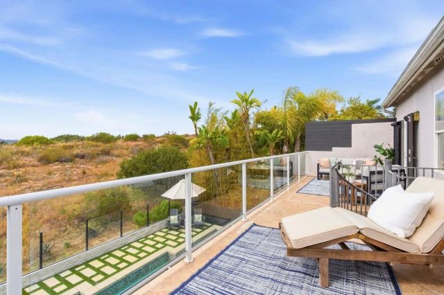 4046 Lago Di Grata Cir, San Diego, CA 92130