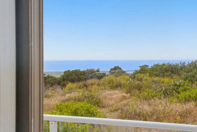 4046 Lago Di Grata Cir, San Diego, CA 92130