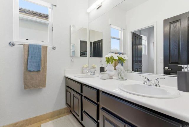 4046 Lago Di Grata Cir, San Diego, CA 92130