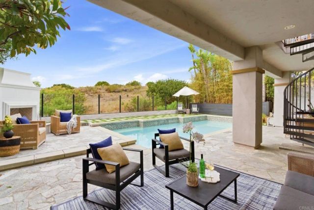 4046 Lago Di Grata Cir, San Diego, CA 92130