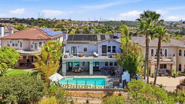 4046 Lago Di Grata Cir, San Diego, CA 92130