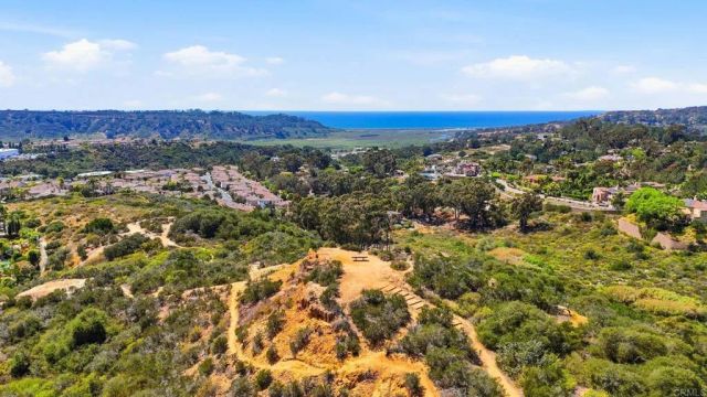 4046 Lago Di Grata Cir, San Diego, CA 92130