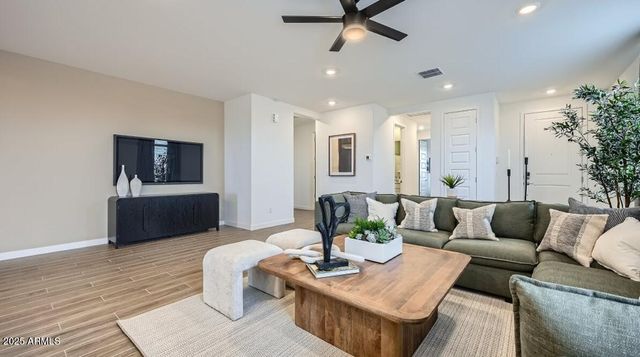 4714 E KENNETH Lane, San Tan Valley, AZ 85143