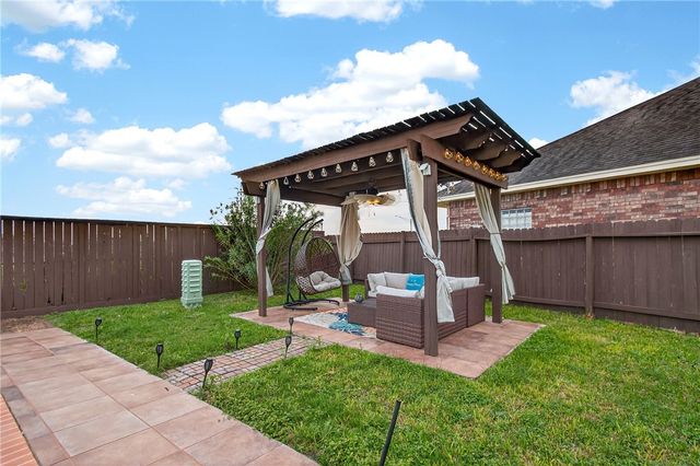 6505 Macarena Dr, Corpus Christi, TX 78414