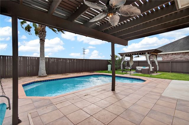 6505 Macarena Dr, Corpus Christi, TX 78414