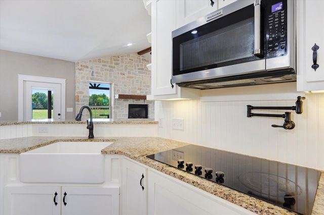 516 Spring Town Road, Van Alstyne, TX 75495