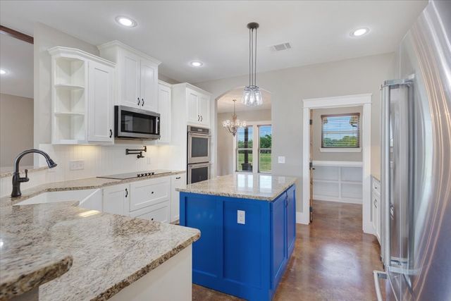 516 Spring Town Road, Van Alstyne, TX 75495