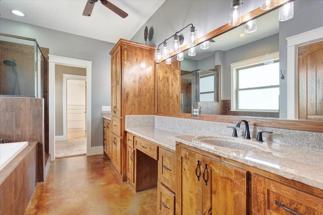 516 Spring Town Road, Van Alstyne, TX 75495