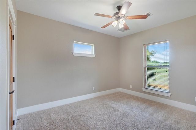 516 Spring Town Road, Van Alstyne, TX 75495