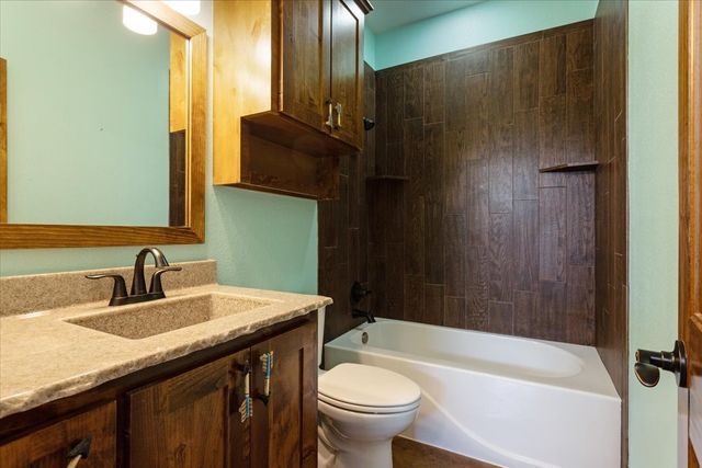 516 Spring Town Road, Van Alstyne, TX 75495