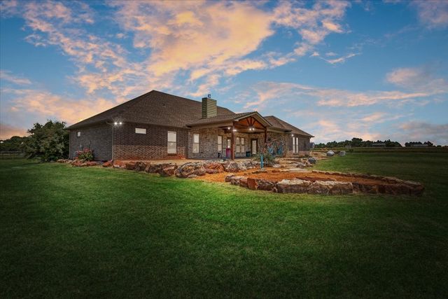 516 Spring Town Road, Van Alstyne, TX 75495