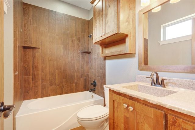 516 Spring Town Road, Van Alstyne, TX 75495