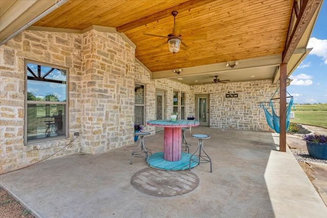 516 Spring Town Road, Van Alstyne, TX 75495