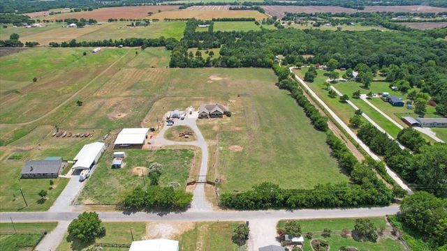 516 Spring Town Road, Van Alstyne, TX 75495