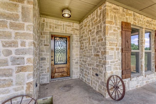 516 Spring Town Road, Van Alstyne, TX 75495