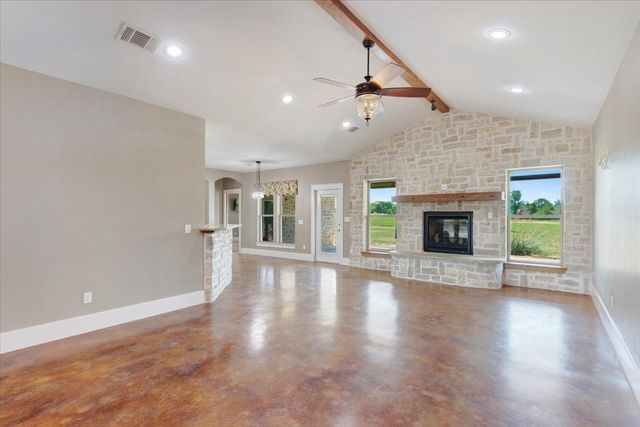 516 Spring Town Road, Van Alstyne, TX 75495